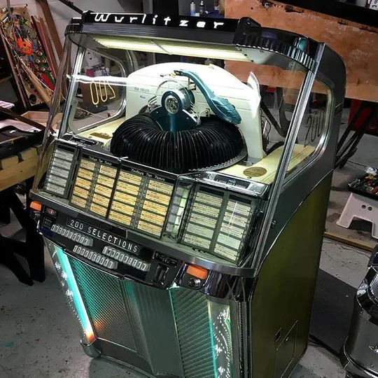 1956 wurlitzer 2000 centennial vinyl jukebox 1956 wurlitzer 2000 centennial vinyl jukebox