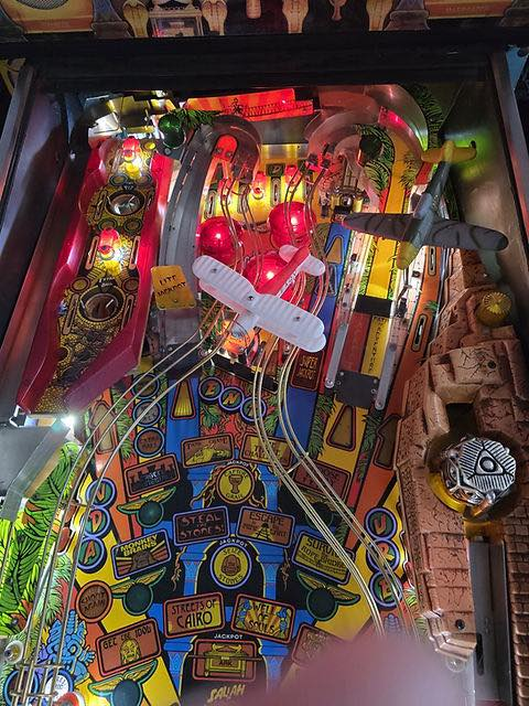 indiana-pinball4 Indiana Jones Pinball1 Machine
